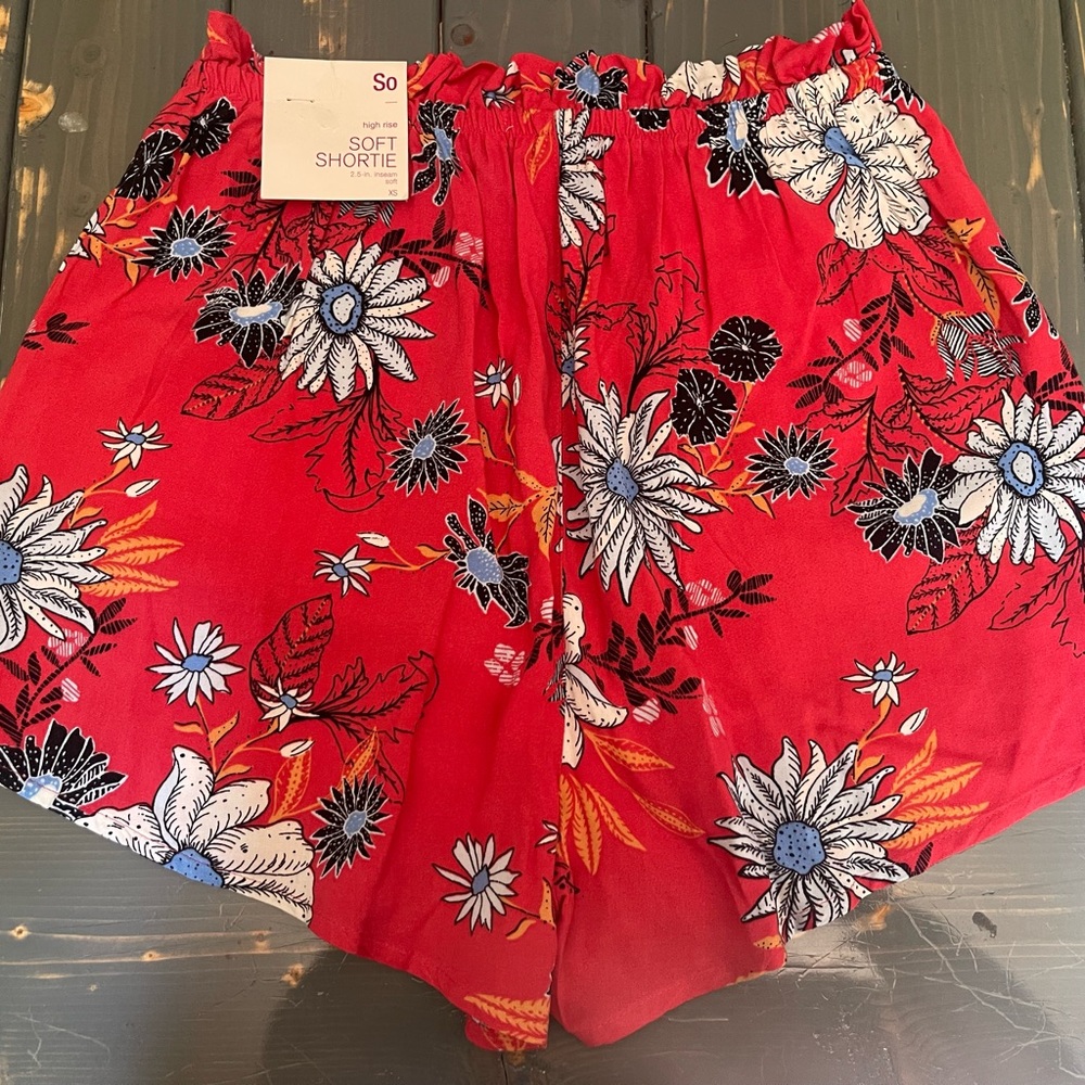 SO High Rise Soft Shortie Shorts XS Red Flowers Brand New